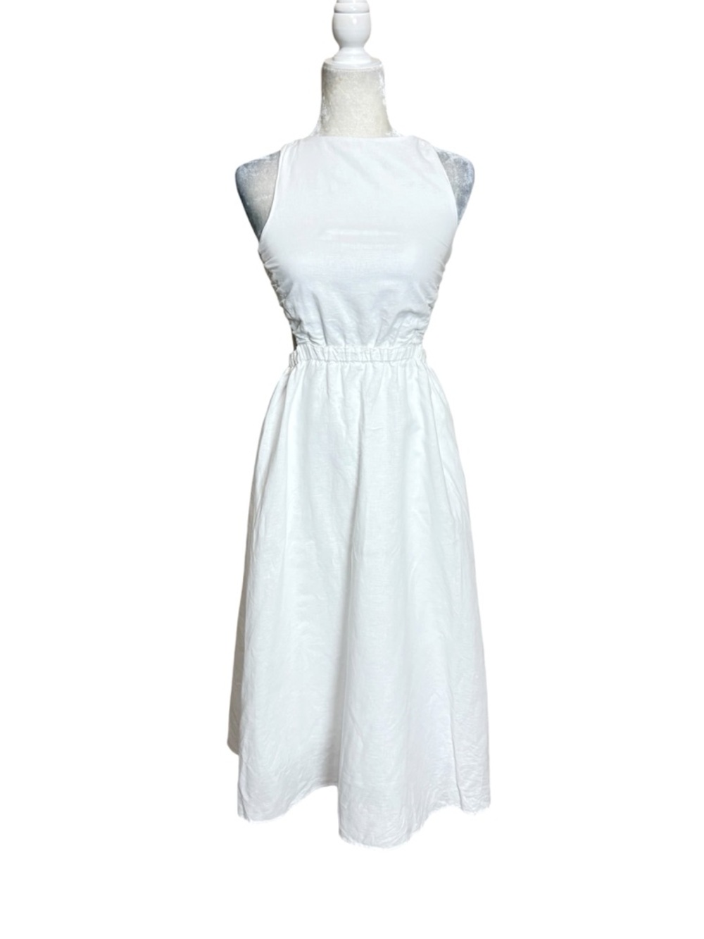 Petal & Pup Aubrey Linen Blend Cutout Midi Dress White Sleeveless Size 2 - Picture 3 of 11